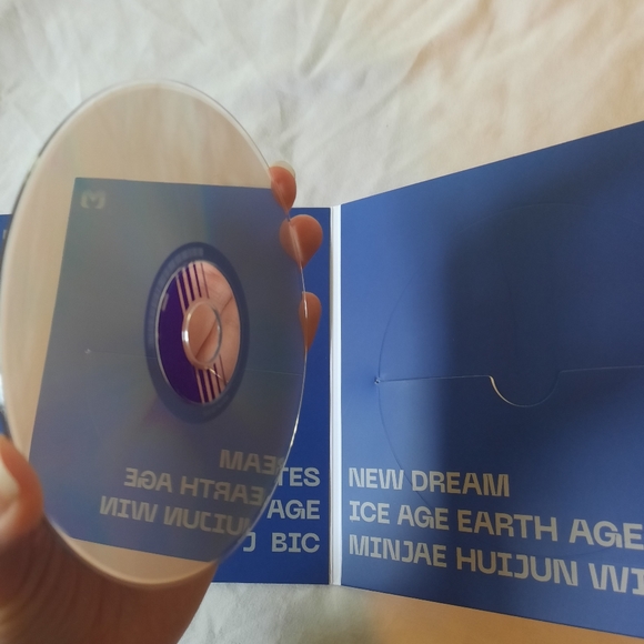 MCND : MCND AGE 2nd Mini Album - Picture 10 of 13